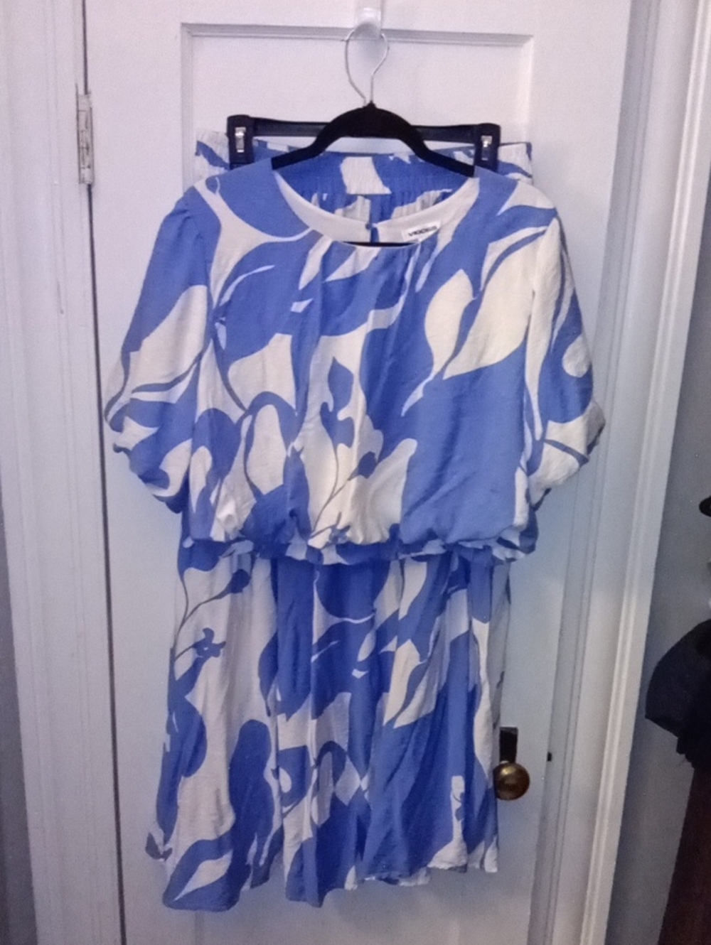 Vigoss Blue and White Floral Puff-Sleeve Skirt Set